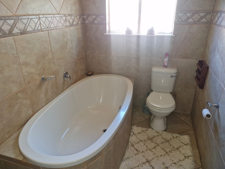 4 Bedroom Property for Sale in Riebeeckstad Free State
